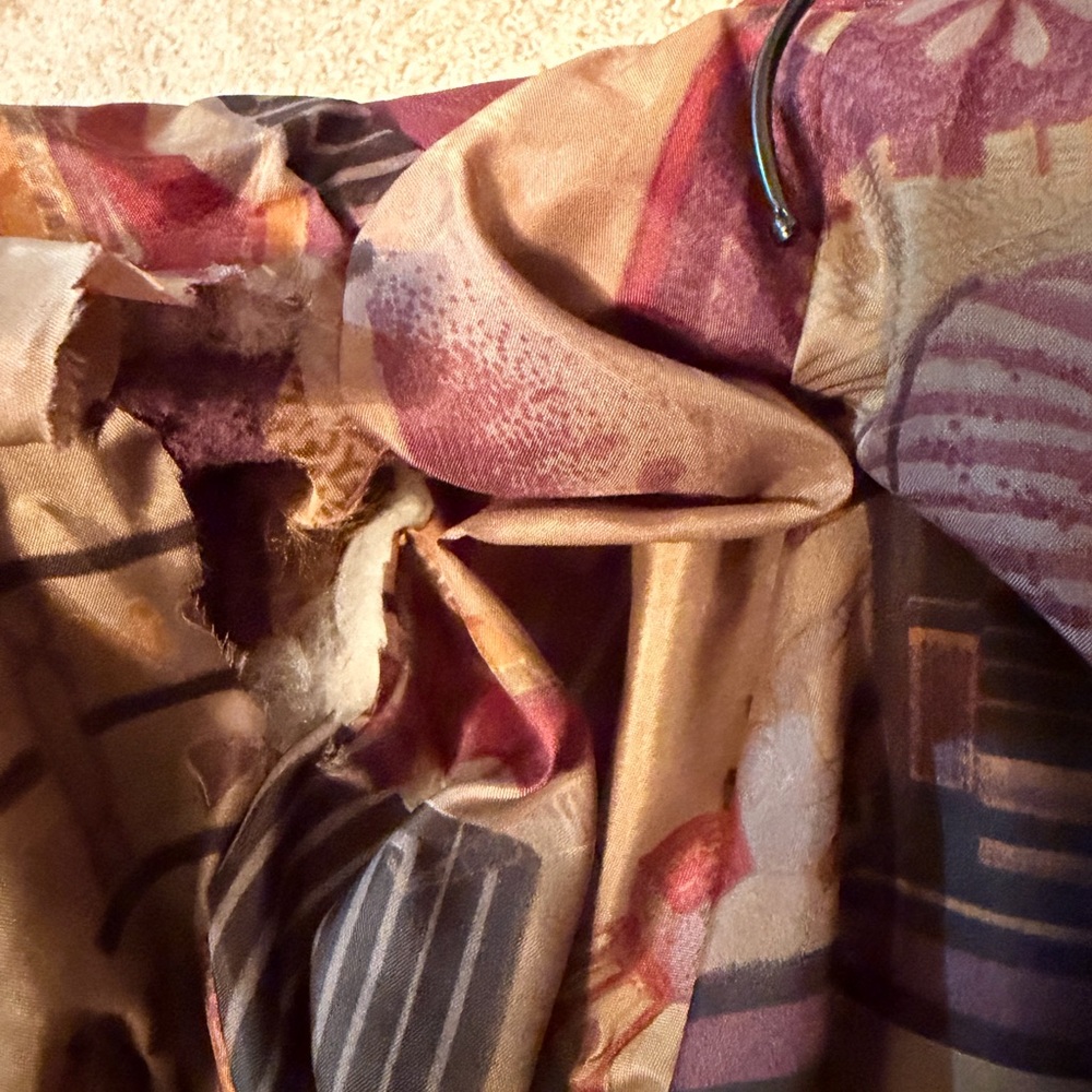 Vintage-Inspired Women’s Burgundy Leather Trench Coat - Picture 11 of 15